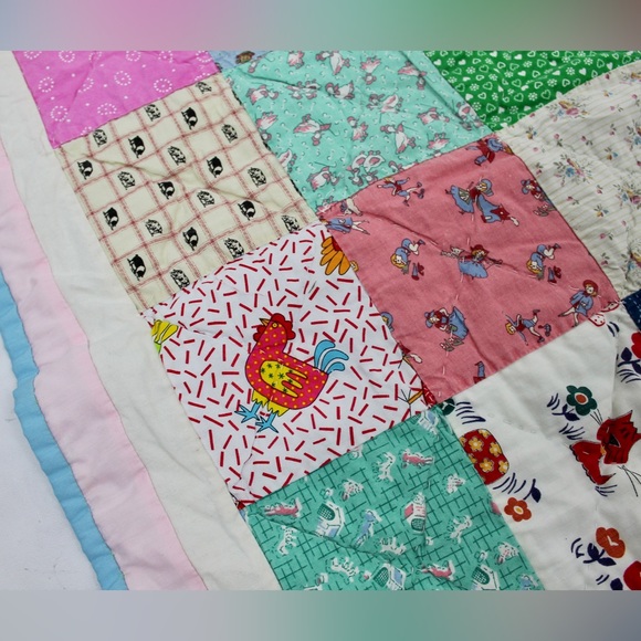 🥳SALE🥳Vintage handmade baby blanket quilt - Picture 5 of 11